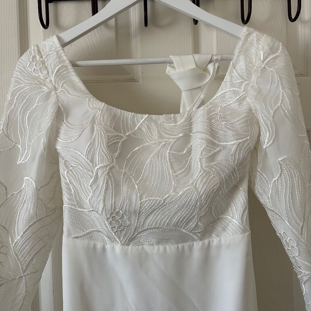 WEDDING DRESS by Helen Miller / Customized with sleeves